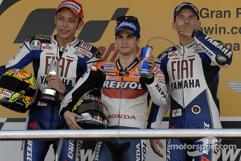 Podio: il vincitore Dani Pedrosa conValentino Rossi e Jorge Lorenzo