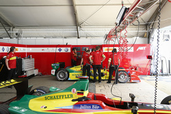 Garage de l'équipe ABT Schaeffler Audi Sport