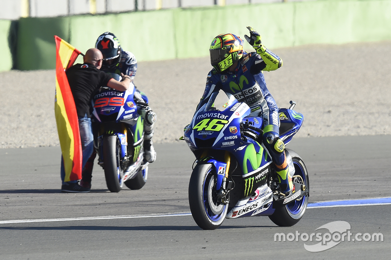 4. Valentino Rossi, Yamaha Factory Racing; 1. und Weltmeister Jorge Lorenzo, Yamaha Factory Racing