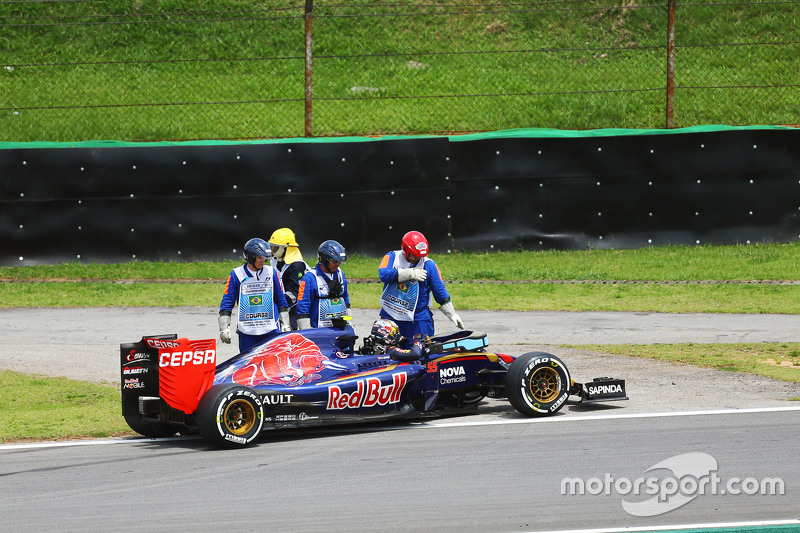 Carlos Sainz Jr., Scuderia Toro Rosso STR10 opgave tijdens eerste ronde