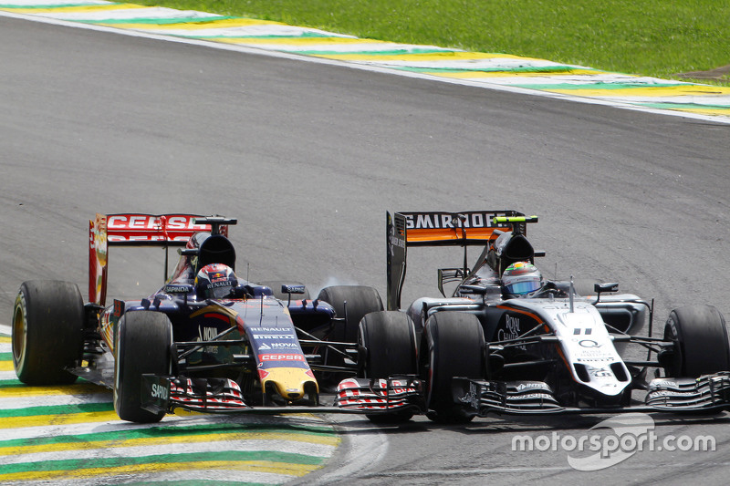 Sergio Perez, Sahara Force India F1 VJM08 and Max Verstappen, Scuderia Toro Rosso STR10 battle for p