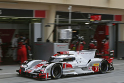 #7 Audi Sport Team Joest Audi R18 e-tron quattro: Marcel Fässler, Andre Lotterer, Benoit Tréluyer