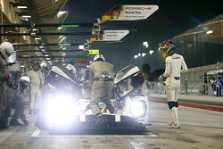 #17 Porsche Team Porsche 919 Hybrid: Timo Bernhard, Mark Webber, Brendon Hartley