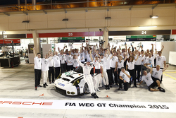 GTE-PRO组制造商年度冠军:保时捷曼泰车队