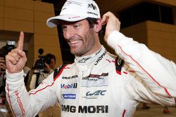 Campeón 2015 Mark Webber celebra