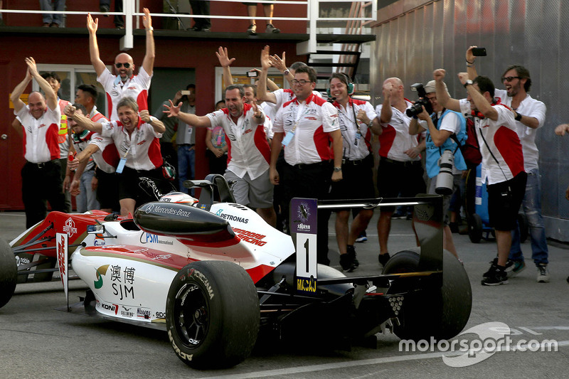 Winner Felix Rosenqvist, Prema Powerteam Dallara Mercedes-Benz