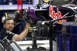 Red Bull Racing RB11 armando en los pits