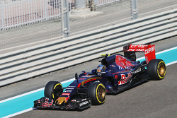 Карлос Сайнс мл., Scuderia Toro Rosso STR10