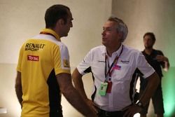 Cyril Abiteboul, Renault Sport F1 Managing Director (Left)