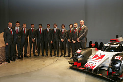 Dr. Wolfgang Ullrich, Capo Audi Sport, Andre Lotterer, Marcel Fässler, Benoit Tréluyer, Lucas di Gra