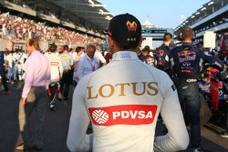 Pastor Maldonado, Lotus F1 Team on the grid