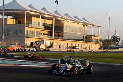 Nico Rosberg, Mercedes AMG F1 W06 leads at the start of the race