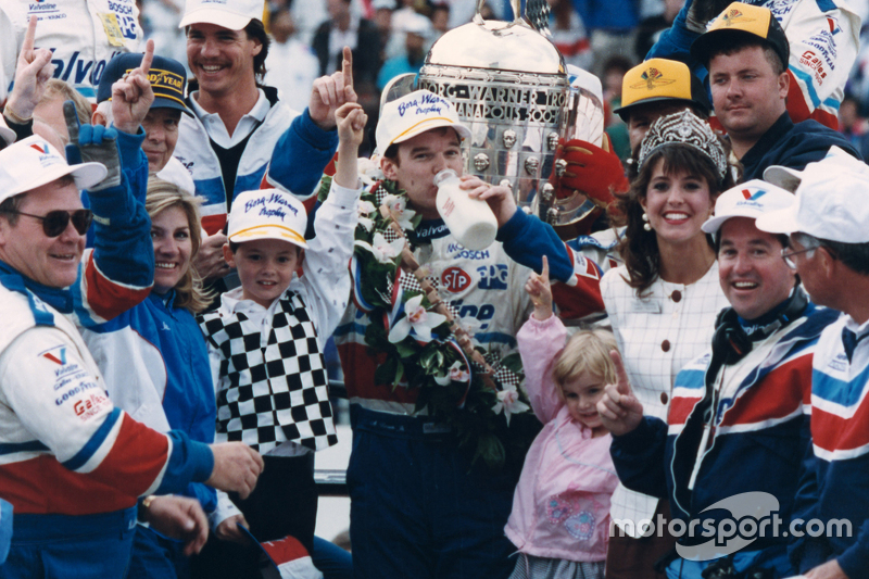 Race winner Al Unser Jr.