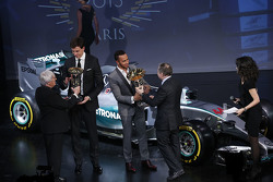 Льюис Хэмилтон, Mercedes AMG F1, Берни Экклстоун, Тото Вольф, Mercedes AMG F1 и Жан Тодт, президент