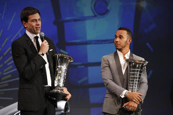 Lewis Hamilton, Mercedes AMG F1, Toto Wolff, Président Exécutif de Mercedes AMG F1