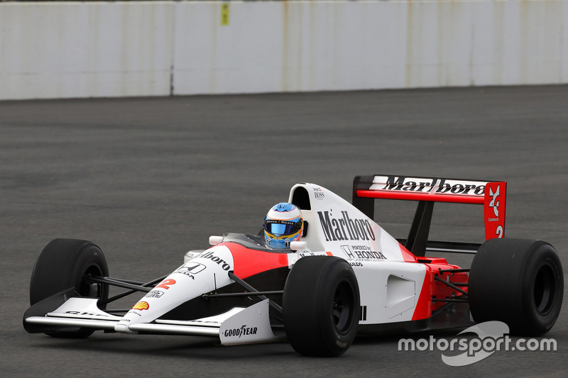 Fernando Alonso drives the 1991 McLaren Honda MP4/6