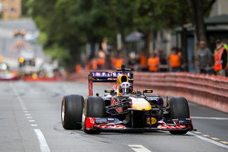 Daniel Ricciardo participa de evento da Red Bull em Perth, sua cidade natal. O australiano fez uma apresentação com o carro campeão de 2011 da escuderia