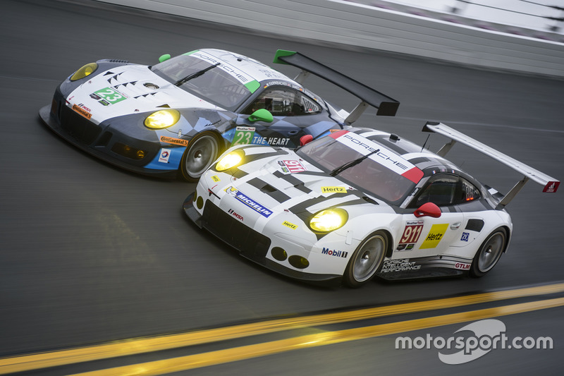 #7: Porsche in Daytona
