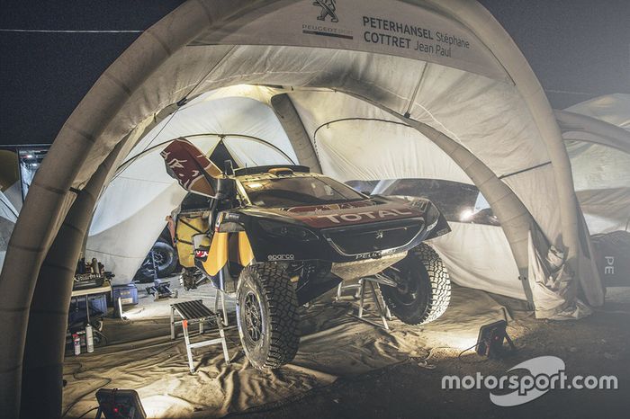 Team Peugeot Total mecánicos