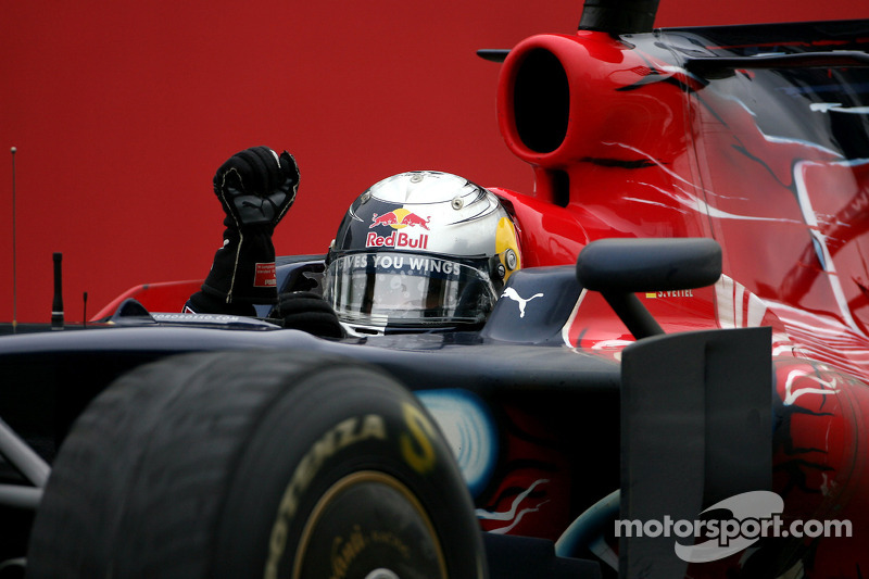 Siegerjubel: Sebastian Vettel ist ein Grand-Prix-Gewinner!