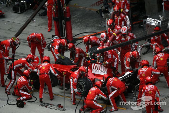 SÍ quieren volver a los repostajes en carrera