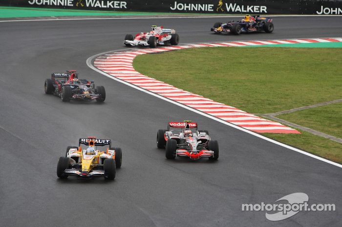 Fernando Alonso, Renault F1 Team y Heikki Kovalainen, McLaren Mercedes