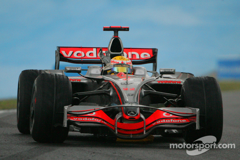 Campeón del Mundo F1 2008, Lewis Hamilton, celebrando