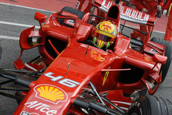Валентино Росси на тестах Ferrari F2008