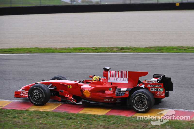 Valentino Rossi test ediyorFerrari F2008