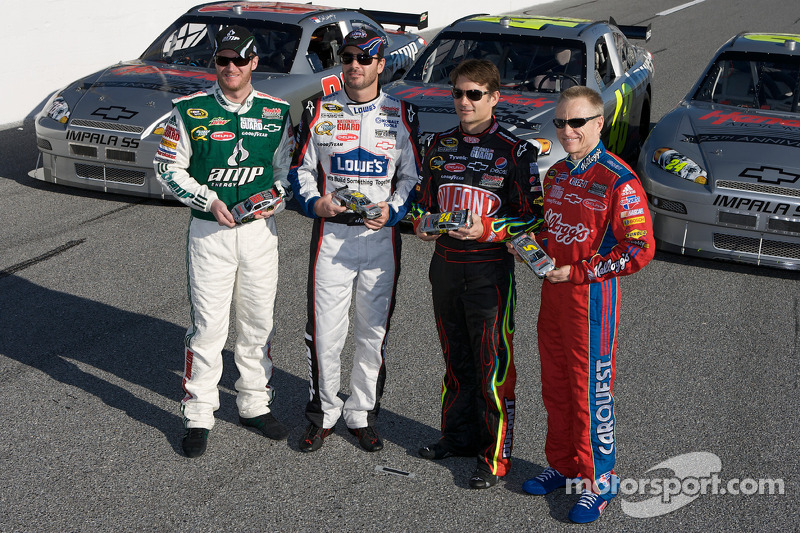 Hendrick Motorsports' 25th anniversary season, présentation d'une nouvelle voiture: Dale Earnhardt Jr., Jimmie Johnson, Jeff Gordon et Mark Martin