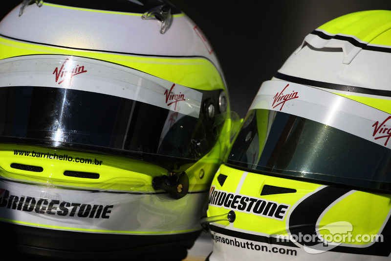 Helme von Rubens Barrichello, Brawn GP, und Jenson Button, Brawn GP