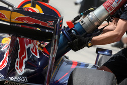 Марк Уэббер, Red Bull Racing, дозаправка