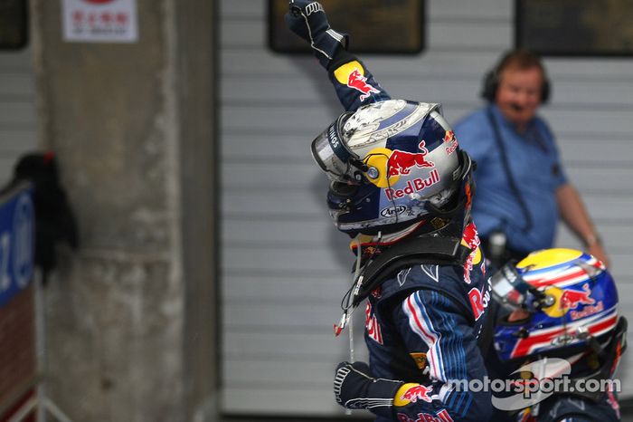 Ganador de la carrera Sebastian Vettel, Red Bull Racing, celebra