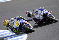 Valentino Rossi, Fiat Yamaha Team; Jorge Lorenzo, Fiat Yamaha Team