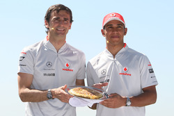 Pedro de la Rosa, Test Driver, McLaren Mercedes, Lewis Hamilton, McLaren Mercedes, cook a spanish om