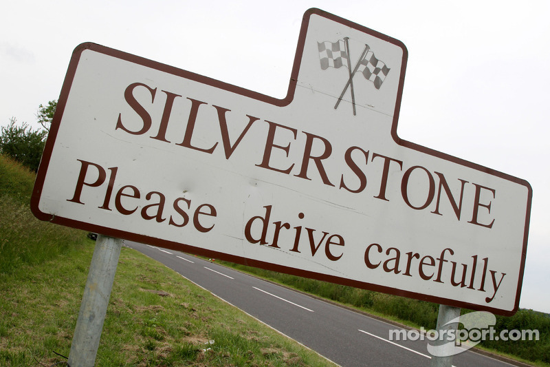 Señales de la aldea de Silverstone