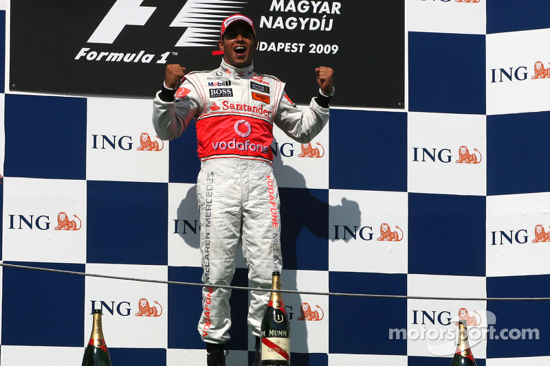 Podium: Sieger Lewis Hamilton, McLaren Mercedes