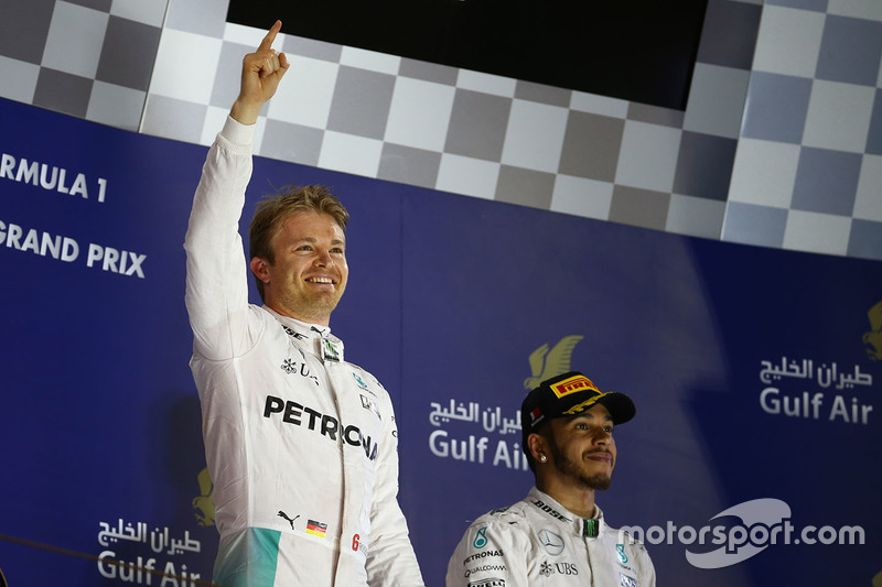 Podio: carrera ganador de Nico Rosberg, Mercedes AMG F1 Team y tercer puesto de Lewis Hamilton, Mercedes AMG F1 Team