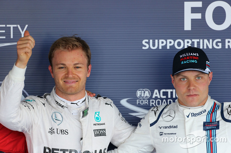 Nico Rosberg, Mercedes AMG F1 Team, e Valtteri Bottas, Williams