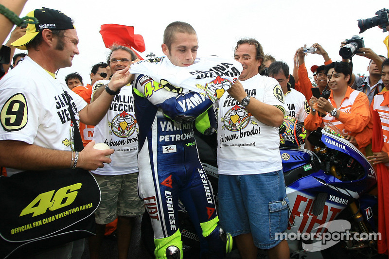 2009 MotoGP champion Valentino Rossi, Fiat Yamaha Team celebrates