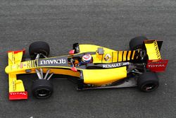 Vitaly Petrov, Equipo Renault F1, R30