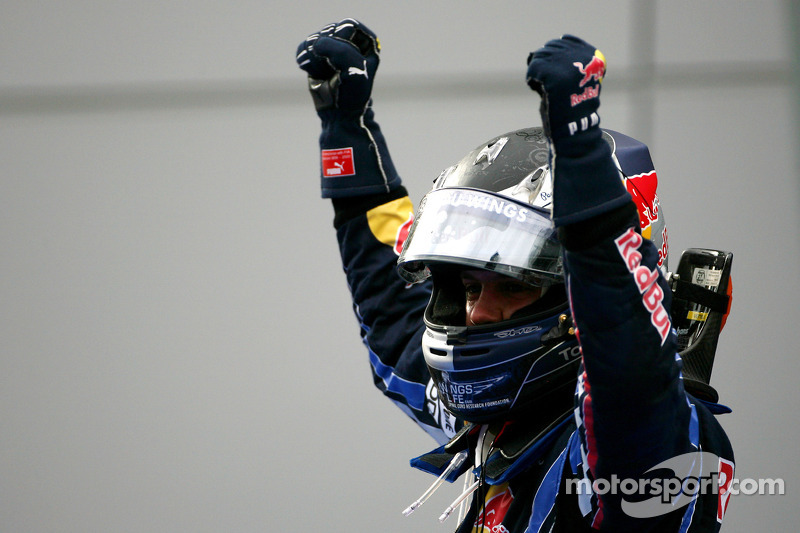 Le vainqueur Sebastian Vettel, Red Bull Racing, célèbre