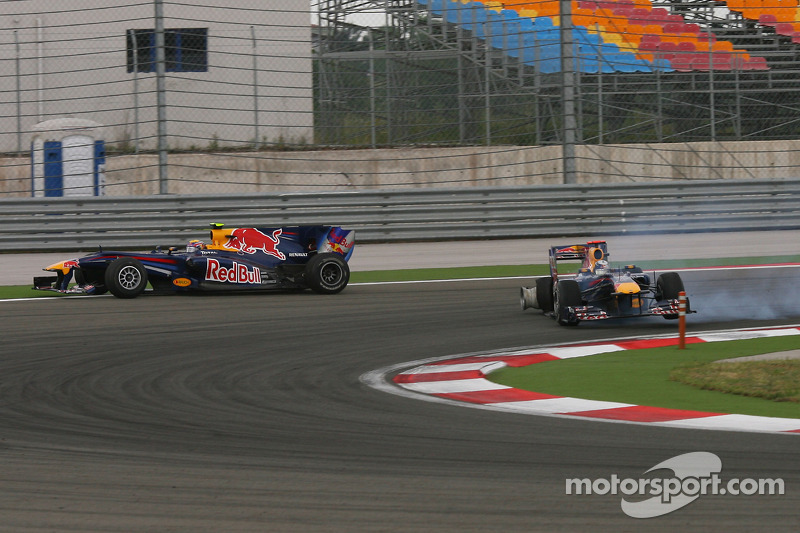 Mark Webber, Red Bull Racing and Sebastian Vettel, Red Bull Racing crash