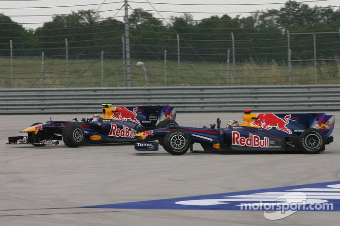 Choque de Mark Webber, Red Bull Racing y Sebastian Vettel, Red Bull Racing