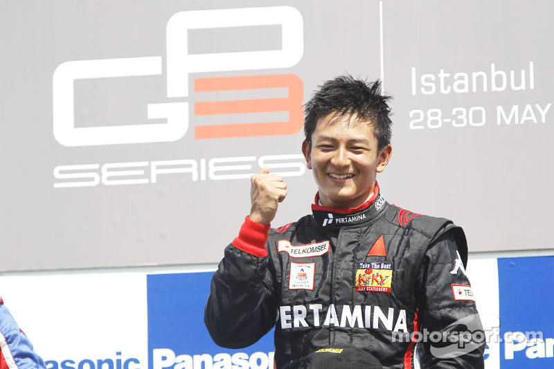 Raut kegembiraan Rio Haryanto meraih kemenangan pertamanya di GP3.