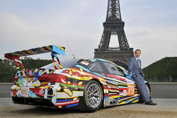 Jeff Koons et la 17th BMW Art Car à la Tour Eiffel à Paris