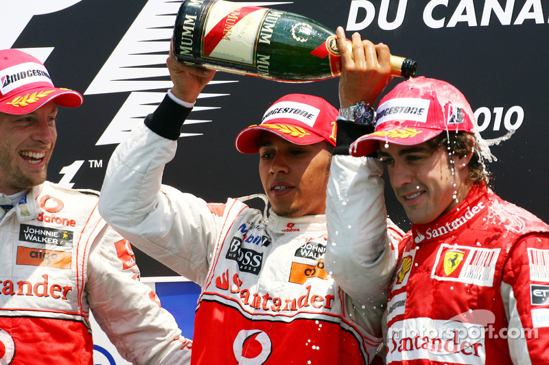 Podium: race winnaar Lewis Hamilton, McLaren Mercedes, 2de Jenson Button, McLaren Mercedes en 3de Fernando Alonso, Scuderia Ferrari