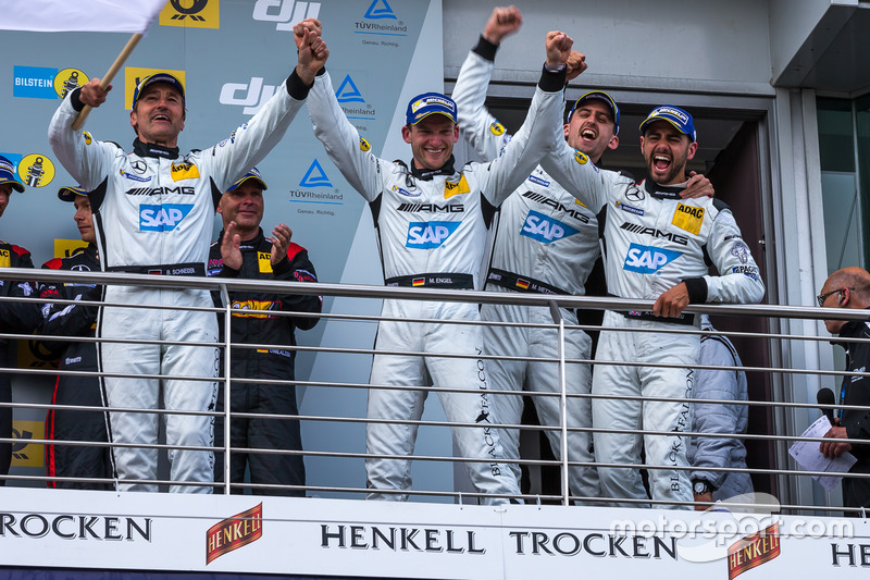 1° posto #4 AMG-Team Black Falcon, Mercedes-AMG GT3: Bernd Schneider, Maro Engel, Adam Christodoulou, Manuel Metzger