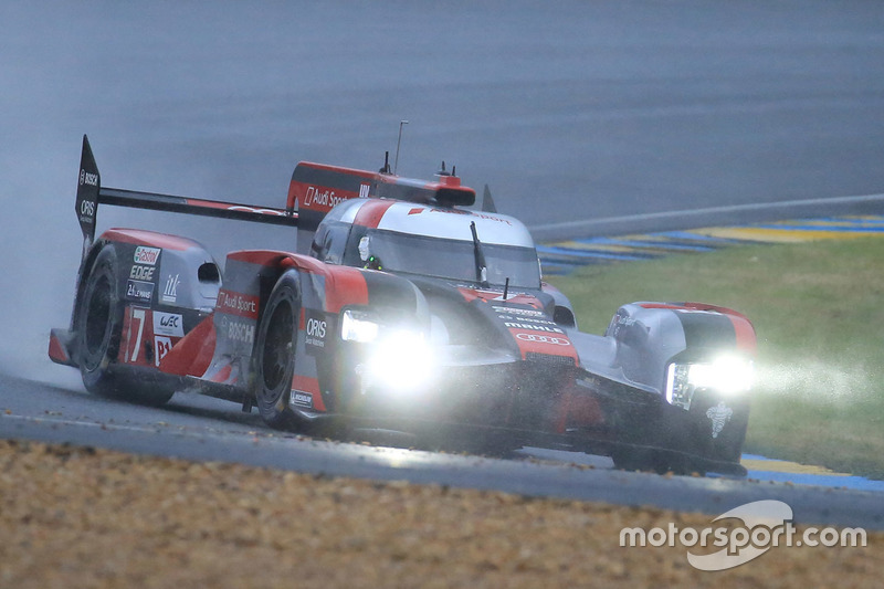 #8 Audi Sport Team Joest Audi R18 e-tron quattro: Lucas di Grassi, Loic Duval, Oliver Jarvis