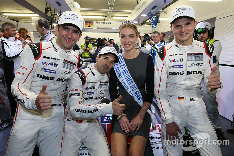 Polesitters #2 Porsche Team Porsche 919 Hybrid: Romain Dumas, Neel Jani, Marc Lieb with Miss 24 Heures du Mans